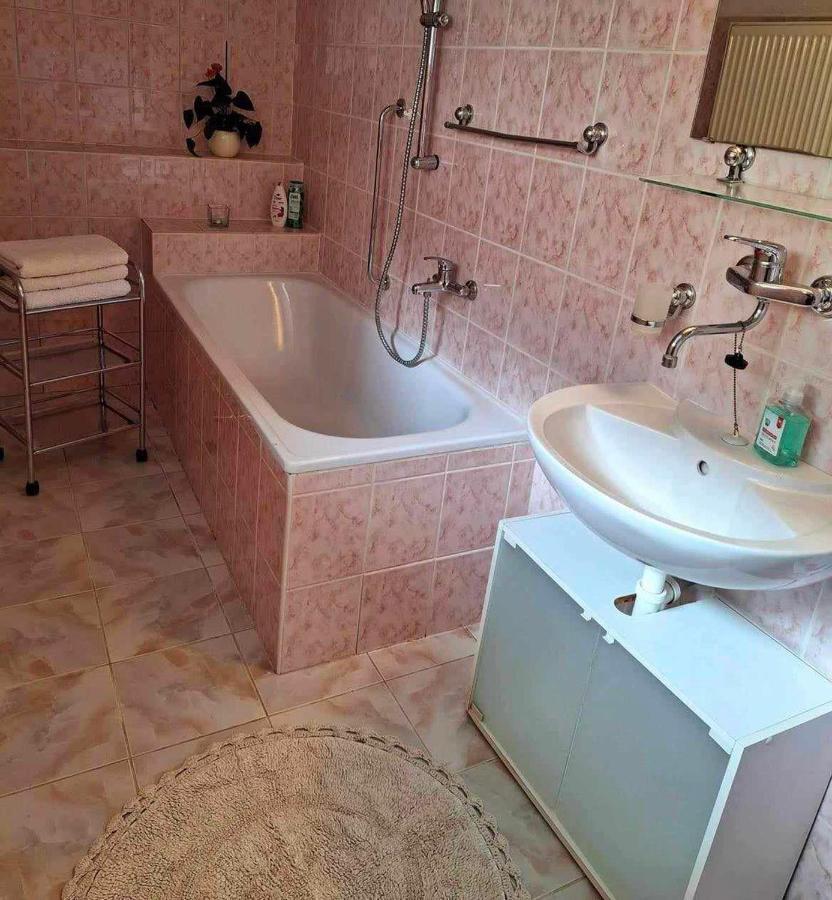 Apartman Pod Maliarkou Выходна Экстерьер фото